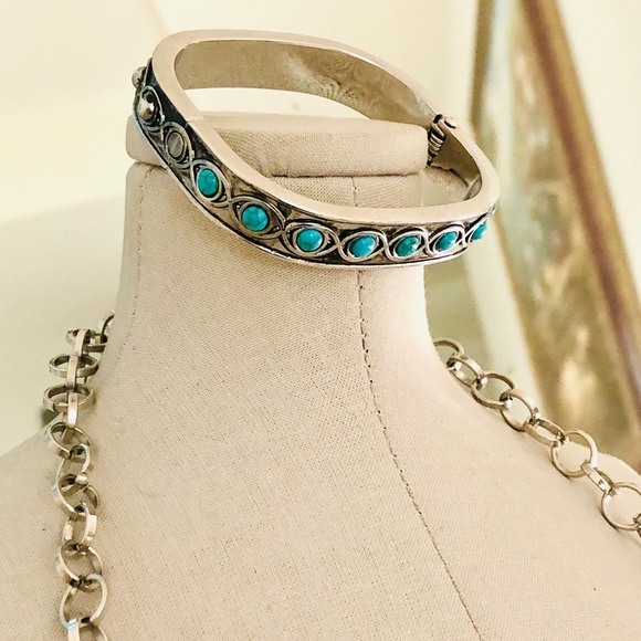 Vintage Southwestern Turquoise Jewelry - Picture 9 of 15